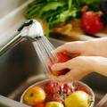 Voće i povrće perite u zdjeli kako voda ne bi tekla uzalud