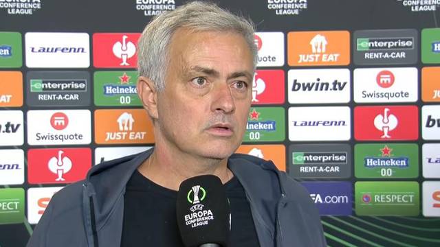 VIDEO Mourinho u elementu: Mislim li da je trebao biti penal? Ma dajte, znate to. Recite mi...