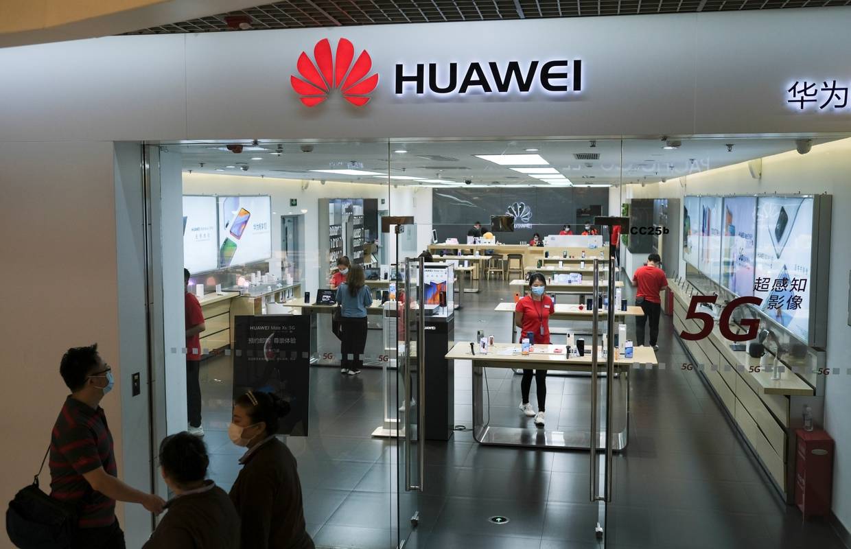 Pad prihoda iz inozemstva: U 2020. Huaweiju rast od 3,2 %