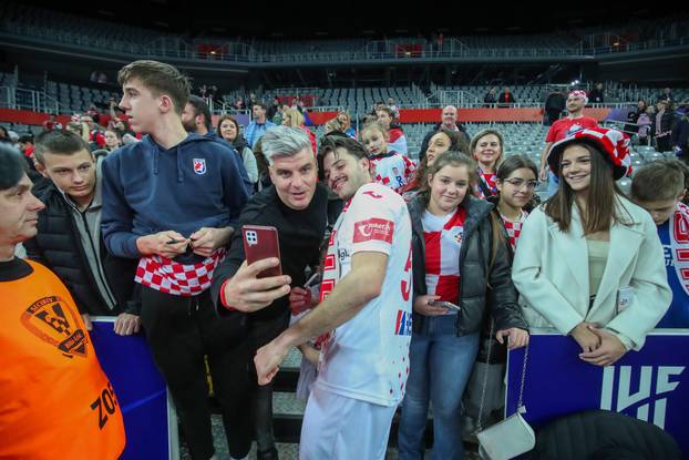 Hrvatski rukometaši slave nakon što su svladali Island 32:26