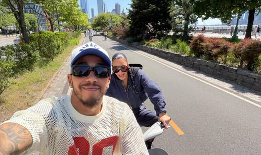 FOTO Kim na bajsu, Lewis ispred nje i urlik: Pa jel ona zna da za vikend ima utrku u Monacu