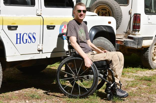 Knin: Slaven Škrobot uz pomoć HGSS-a popeo se na najviši vrh Hrvatske