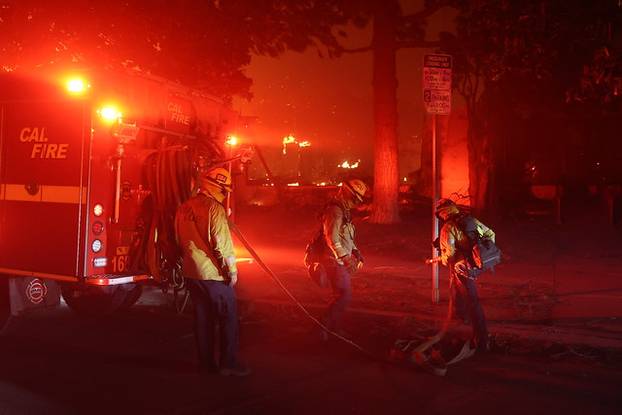 100 FOTOGRAFIJA UŽASA Ovo su vatrogasci snimili u paklu LA-a!