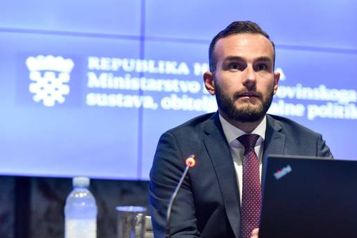 Aladrović o reformi: Cilj nije ukidanje obiteljskih domova, već podizanje standarda i skrbi