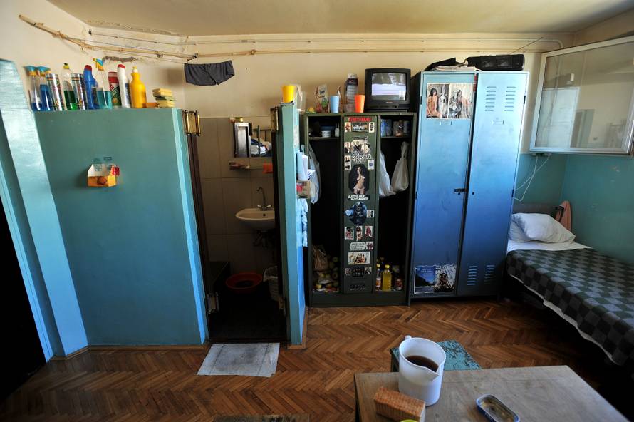 Prvo jutro Gazde u Remetincu: Kruh, namaz, čaj i običan WC