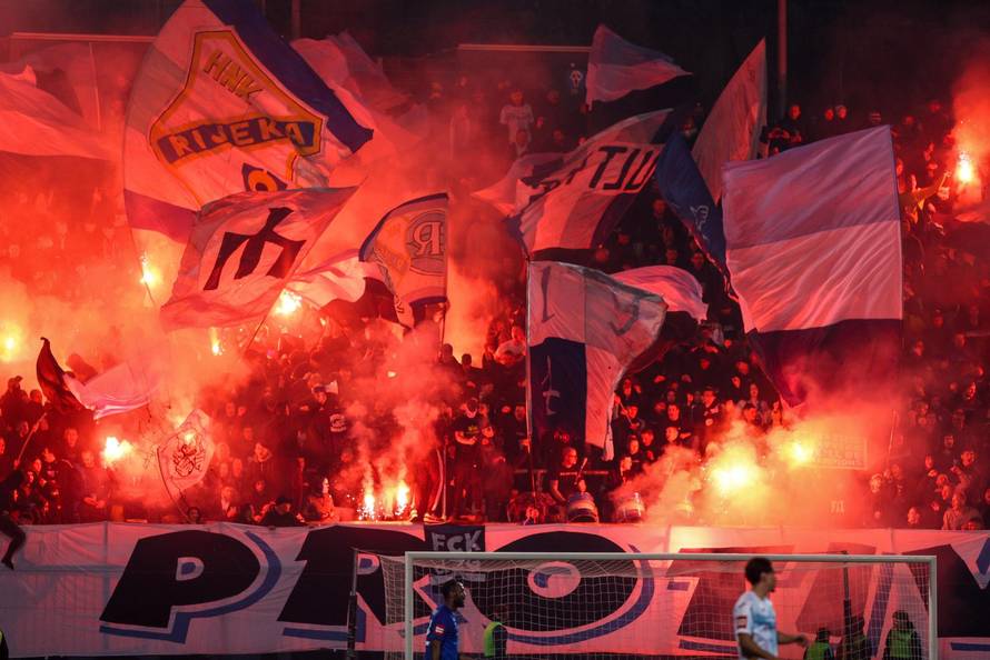 Rijeka: Bakljada na susretu  Rijeke i Dinama