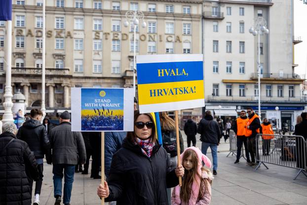 Zagreb: Skup podrške Ukrajini i ukrajinskom narodu na Trgu bana Josipa Jelačića
