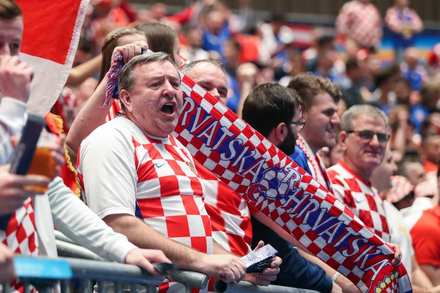 Oprostite, može jedna fotka? Vatrena 'kaubojka' oduševila