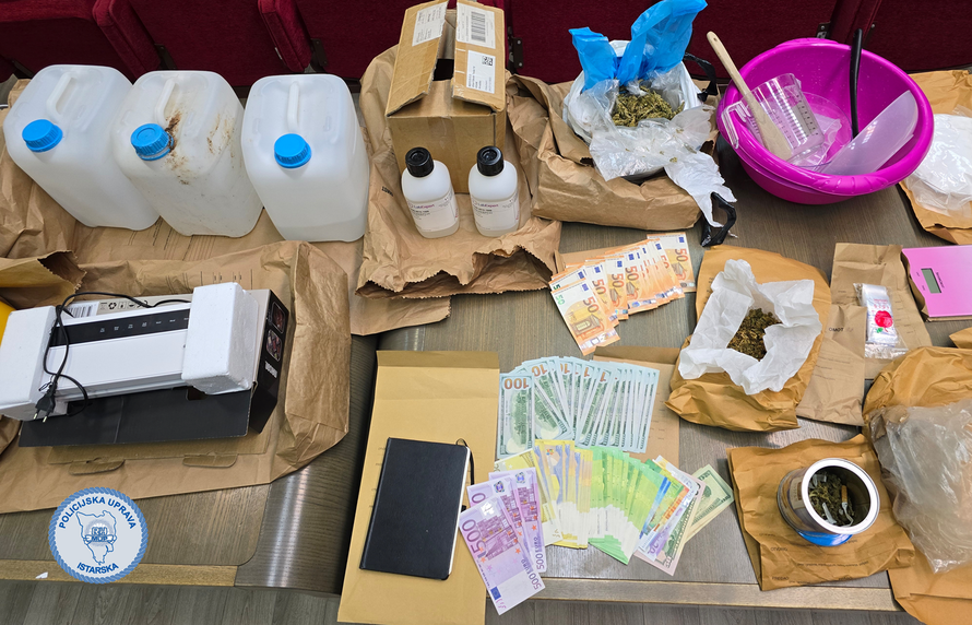 VIDEO Četvero 'palo' s drogom u Istri: Evo što su im sve pronašli. 'Speed' su proizvodili u Austriji