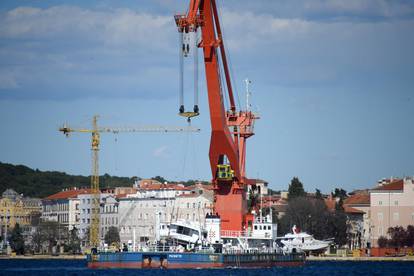 Turistički brod Brijunka dotegljen u Uljanik