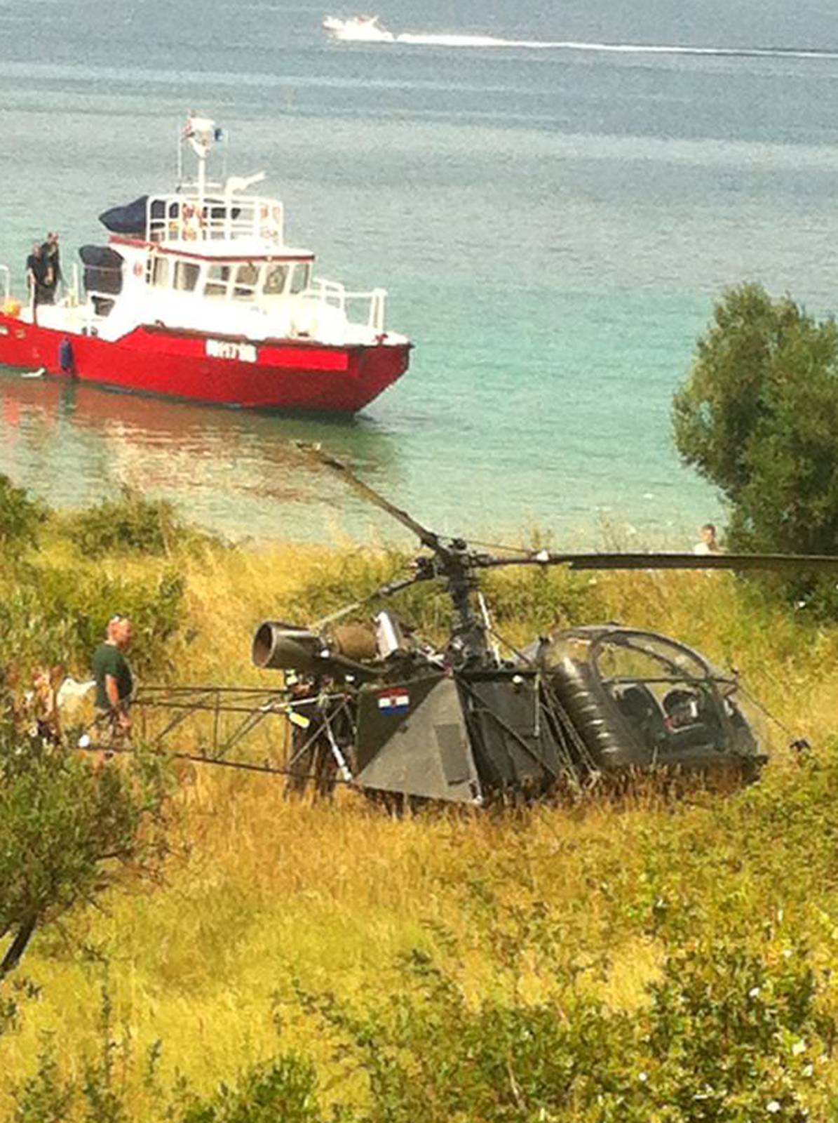 'Vidjeli smo helikopter da nisko leti, s njega su padali dijelovi...'