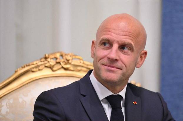 FOTO Obrijali smo šefove država na nulu! Pogledajte Milanovića, Plenkovića, a tek Trumpa...