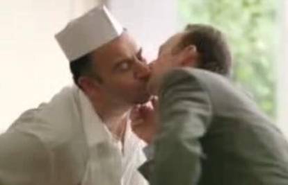 TV reklama za majonezu gdje se dva muškarca ljube
