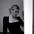 Ella Dvornik dubokim prorezom na haljini zapalila Instagram