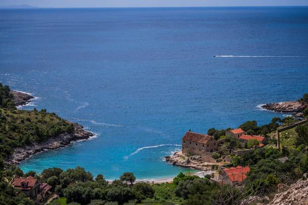 Uvala Dubovica na Hvaru 