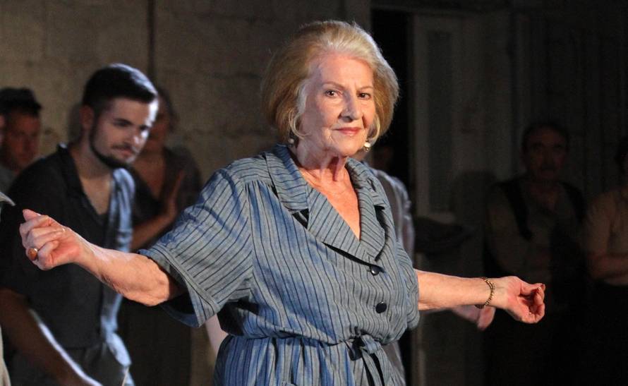 Uživa u životu: Pušim, pijem, glumim i tek mi je devedeset