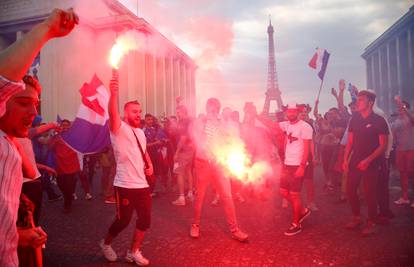 Tisuće Francuza slave naslov prvaka pod jakim osiguranjem