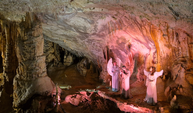 FOTO Pogledajte kako izgledaju žive jaslice u Postojnskoj jami