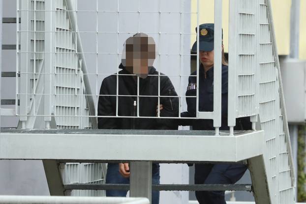 Zagreb: Privođenje osumnjičenog za požar u Vjesniku