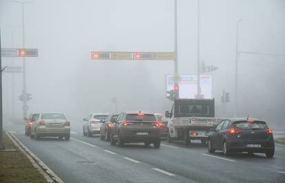 HAK: Magla mjestimice smanjuje vidljivost na cesti