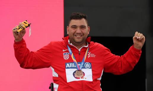 Hrvatska ima prvu medalju na POI: Šandor osvojio srebro!