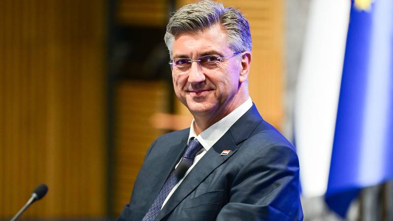Plenković: 'Nitko nije prijetio Kundidu, Milanovića nije briga za vojsku, on liječi komplekse'