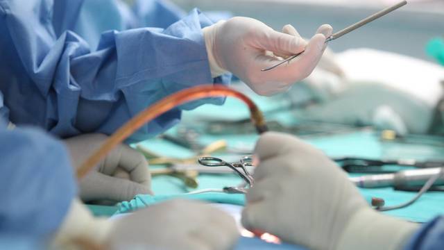 Zagreb: Operacija kralježnice na neurokirurgiji u Bolnici Sestara milosrdnica 