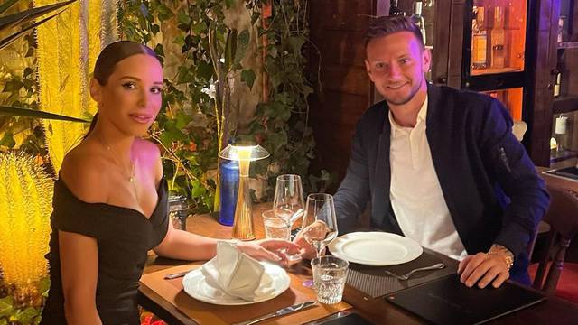 Ivan Rakitić i Raquel uz večeru proslavili godišnjicu: 'Poljubac koji nas je zauvijek ujedinio'