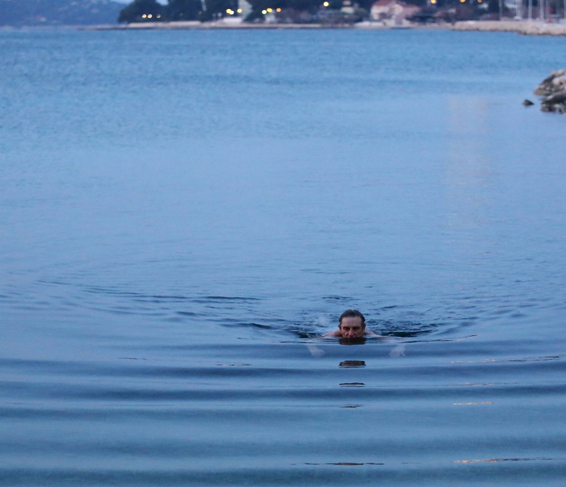 Svakodnevni ritual: 'More nije nikada prehladno za kupanje'