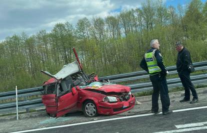 Teška nesreća na A1 u smjeru Zagreba: Jedan putnik poginuo