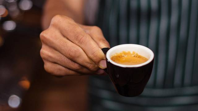 Recepti za espresso kakav niste kušali: Malo ruma, limuna i mente naprave čudo od okusa