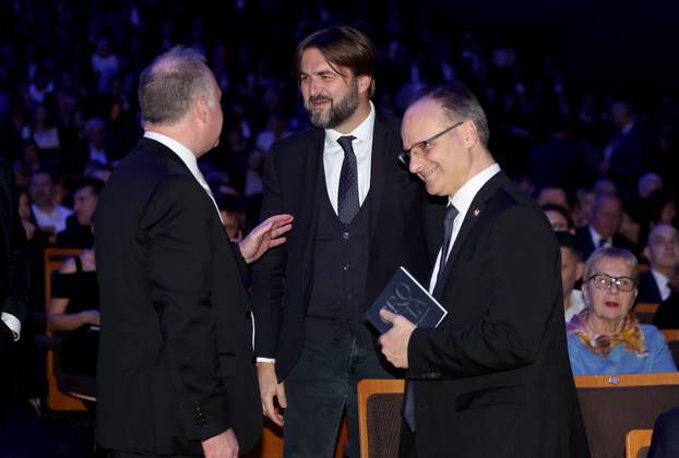 Zagreb: Brojni poznati na Božićnom gala koncertu Croatia osiguranja "Croatia povezana pjesmom" u KD Lisinski