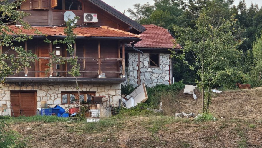 FOTO Eksplozija raznijela kuću kod Bosiljeva: Mladić se bori za život, još dvojica su ozlijeđena