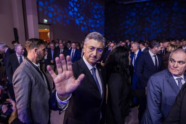 Split: Sjednica HDZ-a povodom 36. obljetnice osnutka stranke