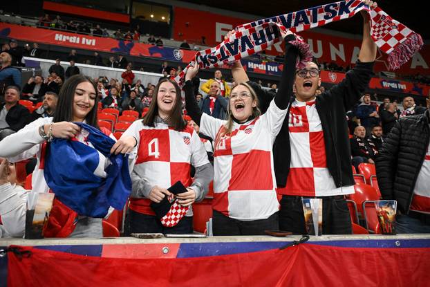 Prag: Atmosfera na tribinama tijekom susreta Češke i Hrvatske u kvalifikacijama za FIFA Svjetsko prvenstvo