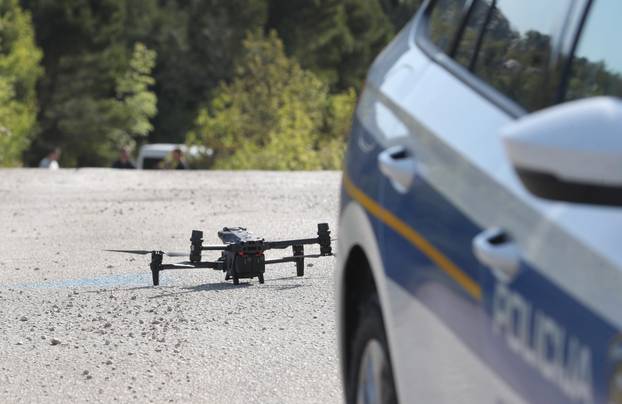 Solin: Policija nastavlja očevid nedaleko od lokacije gdje je pronađeno tijelo nepoznate osobe