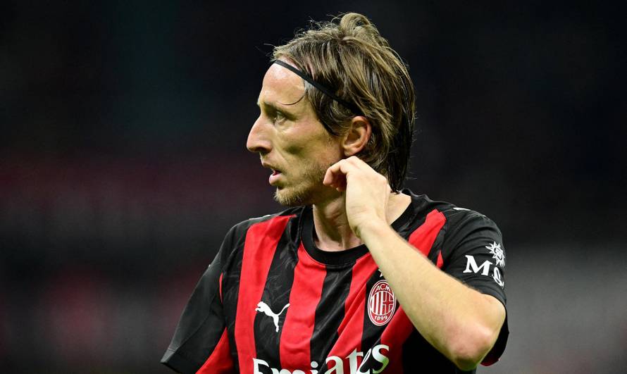 Serie A - AC Milan v AS Roma