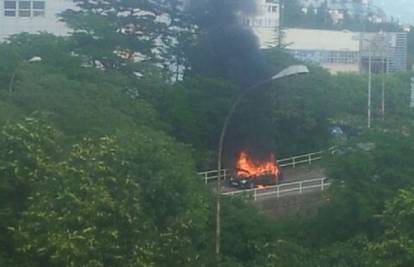 Rijeka: Automobil u potpunosti izgorio, nitko nije ozlijeđen