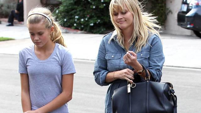 Reese Witherspoon Sighting - Los Angeles