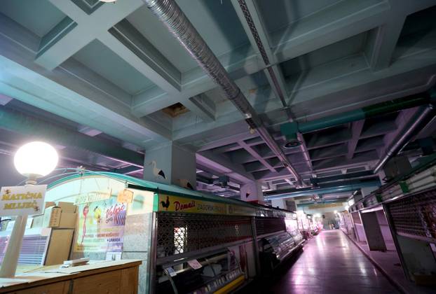 Zagreb: Urušio se dio stropa na držnici Dolac