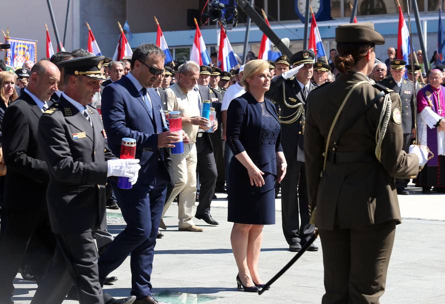 Proslava u Kninu:  Blokirali ulicu i pjevali ustaške pjesme