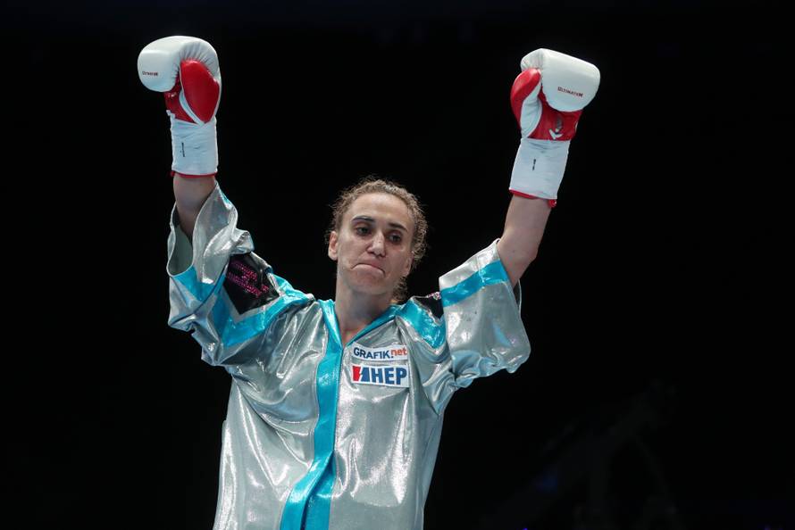 Kakav meč! Hrgović nokautirao Mansoura i postao WBC prvak!