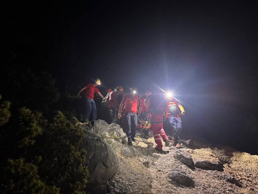 HGSS spašavao bračni par na Biokovu: 'Nisu imali vode na 36°C. Dok je Hrvatska igrala...'
