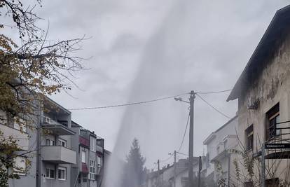 Pukla cijev u Zagrebu: 'Voda se diže pet metara u zrak, sve curi po susjednim kućama i fasadi'