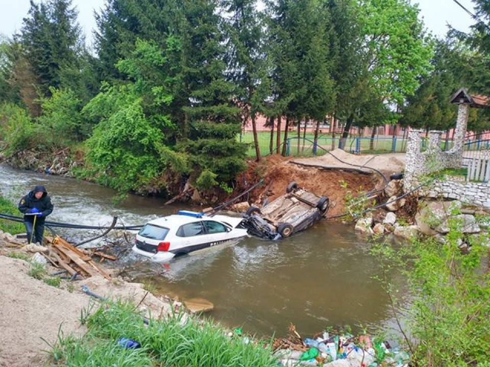 Potjera završila u rijeci: Nisu znali da tu uopće nema mosta