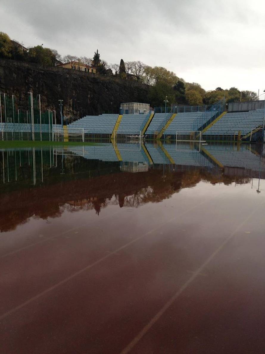 Kantrida je skroz poplavljena: Šteta na stadionu tek se zbraja
