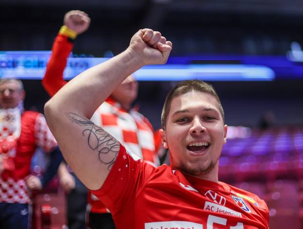 Malmo: Navijači na tribinama prije utakmice Hrvatske protiv Slovenije u drugom krugu EHF Europskog prvenstva