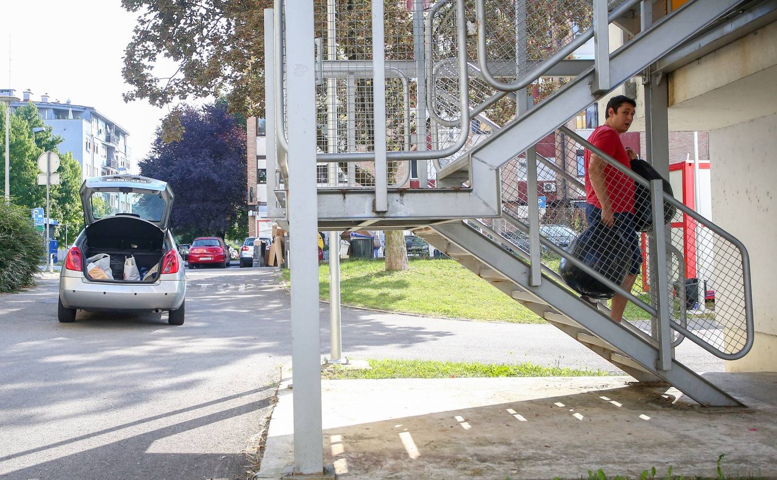 Građani čije su nekretnine stradale u potresu sele i SD Cvjetno u hostel Arena