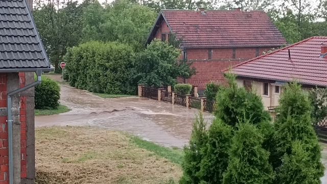 VIDEO Nevrijeme pogodilo Beli Manastir: 'Poplavile su ulice, a dvorišta su nam puna blata'