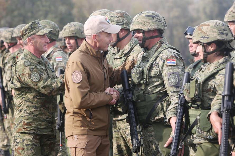 Hrvatska povlači svoje vojnike iz misije u Afganistanu?